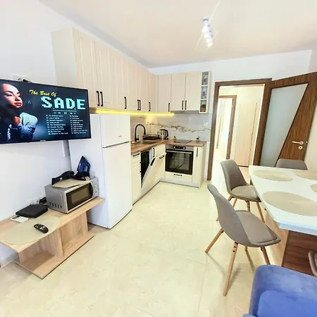 Sunny Dream Family Apartment