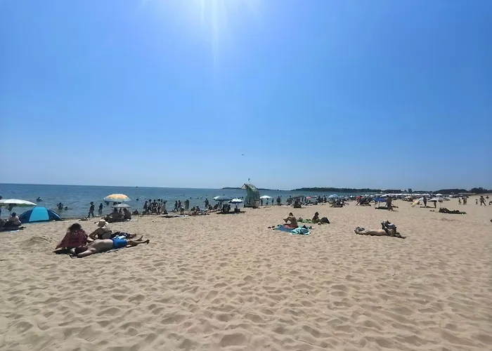 Sunny Dream Family Apartment