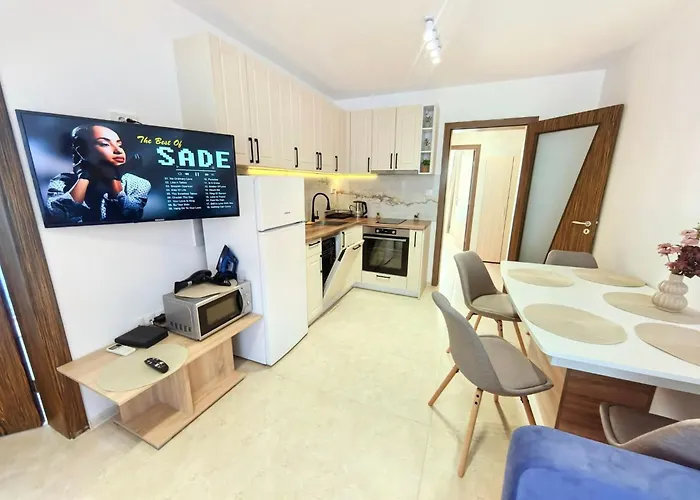 Sunny Dream Family Apartment